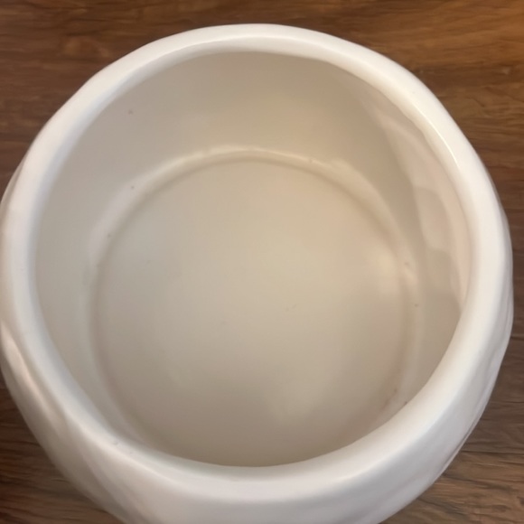 Hallmark Snowman Hand painted ceramic Holiday jar! Like new. 8" tall 6" wide - Picture 4 of 5